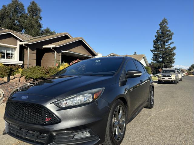 2017 ford focus st base