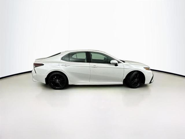 2023 toyota camry hybrid xse