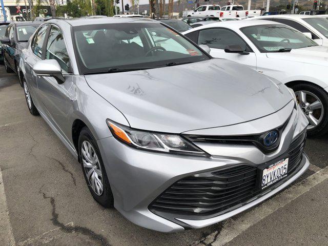 2020 toyota camry le