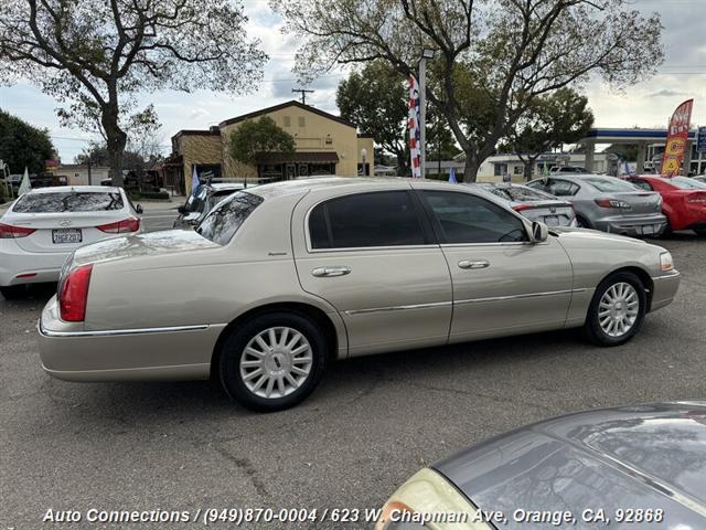 2004 lincoln town car signature