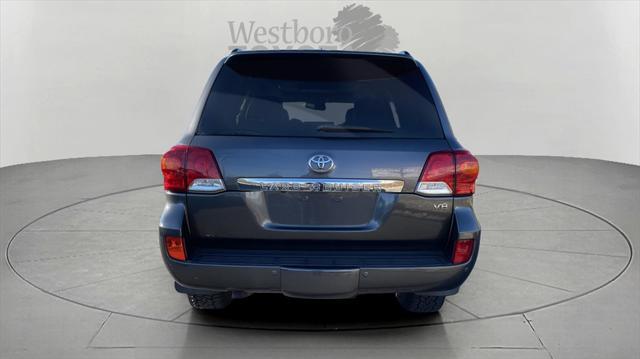 2013 toyota land cruiser base