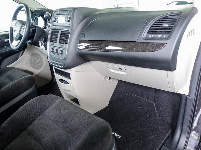 2016 dodge grand caravan avp/se