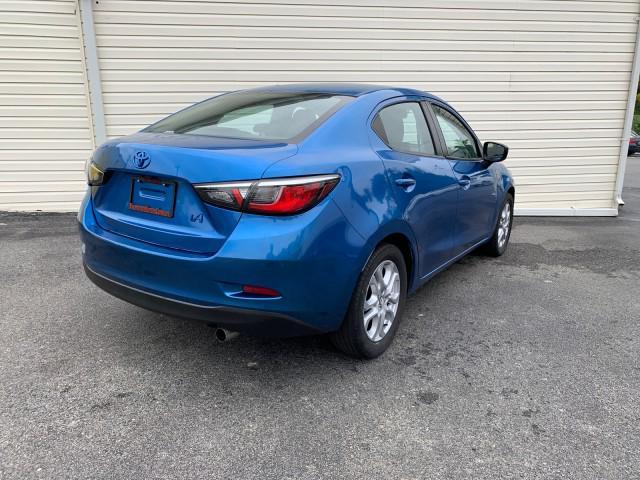 2017 toyota yaris ia base