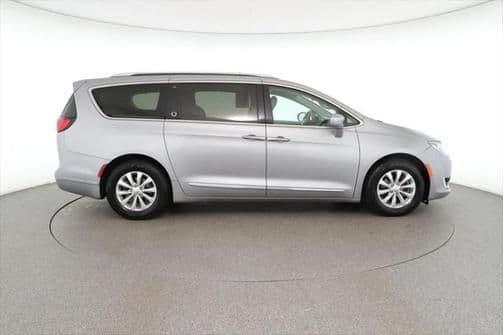 2018 chrysler pacifica touring-l in tinton falls, new jersey
