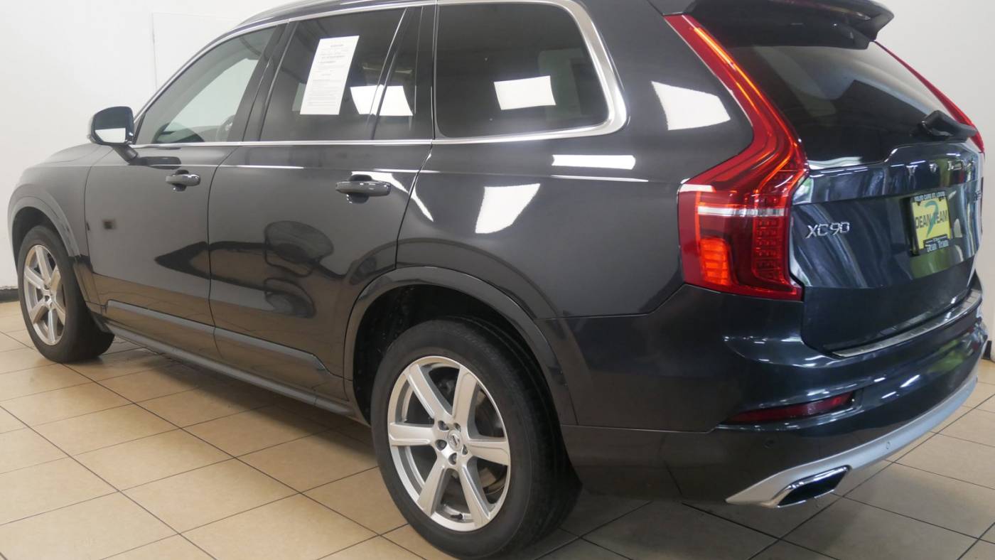 2021 volvo xc90 t6 momentum 6-passenger