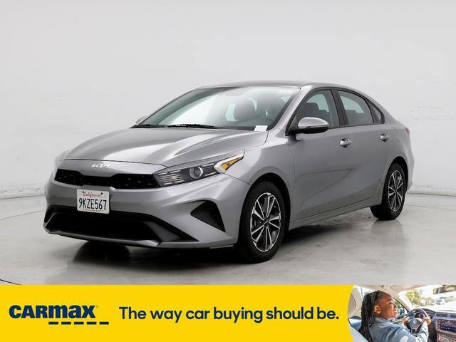 2023 kia forte lxs