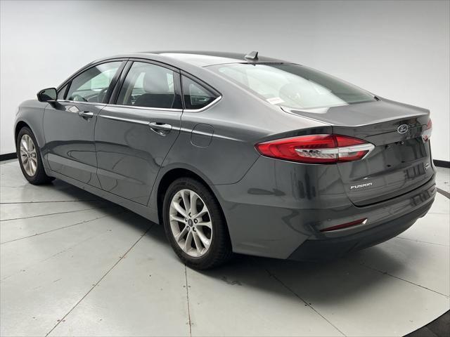 2019 ford fusion se
