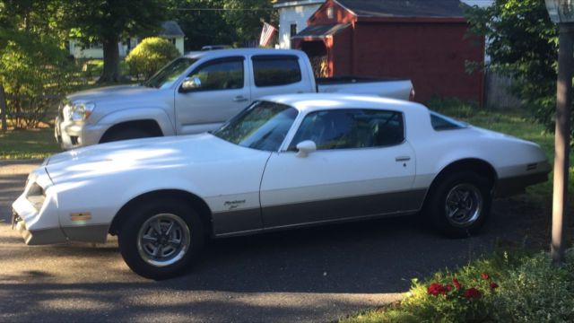 1977 pontiac firebird esprit coupe 2-door 4.9l