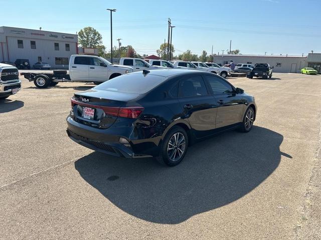2024 kia forte lxs