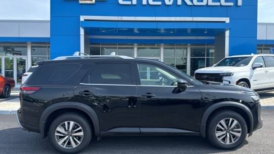 2022 nissan pathfinder sl