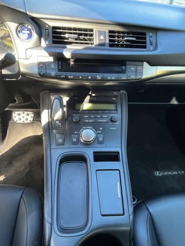 2016 lexus ct 200h base