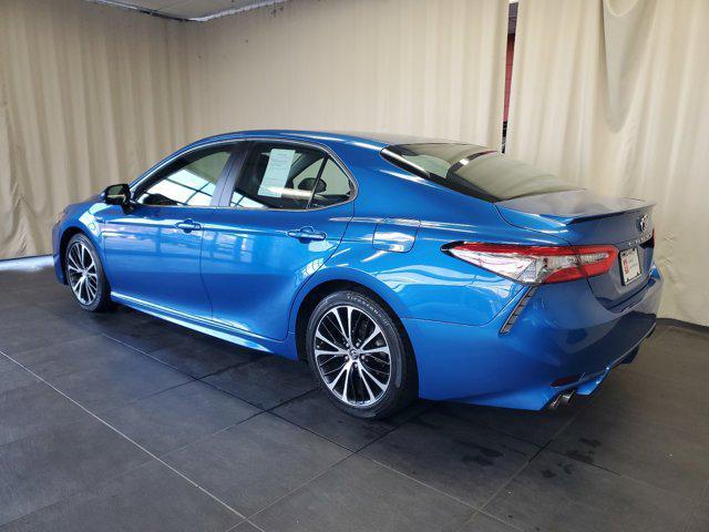 2018 toyota camry hybrid se