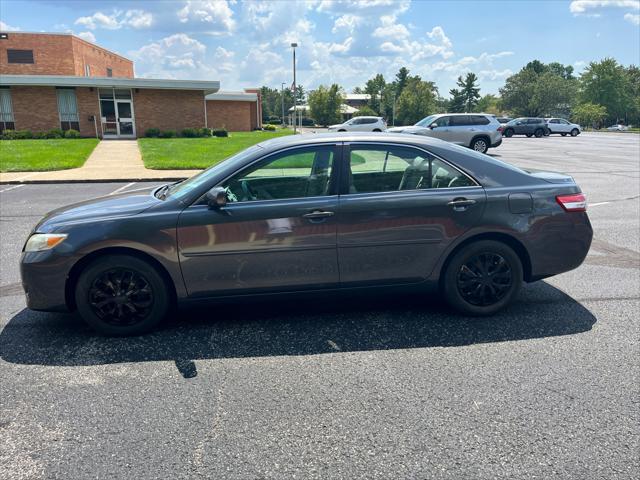 2010 toyota camry le