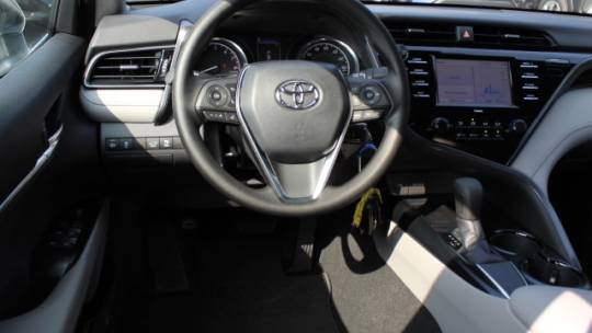 2020 toyota camry le