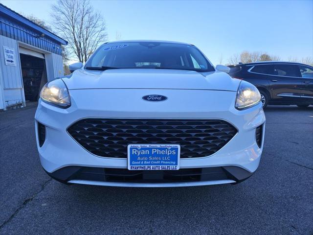 2020 ford escape se