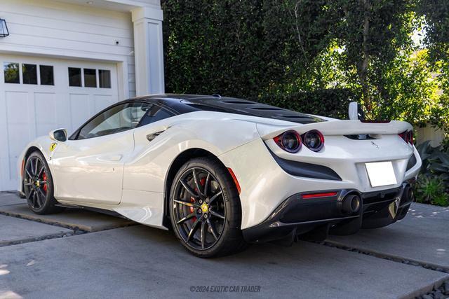 2022 ferrari f8 tributo base
