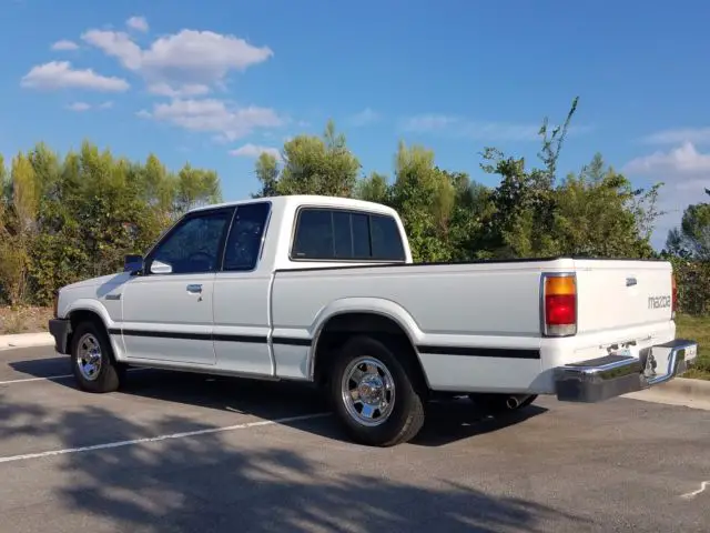 1991 mazda b-2600i cab plus le-5 ,low miles ,automatic , cold a/c