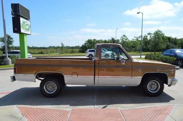 1986 chevrolet pick up * v8 motor * power windows * ac blows cold * long bed