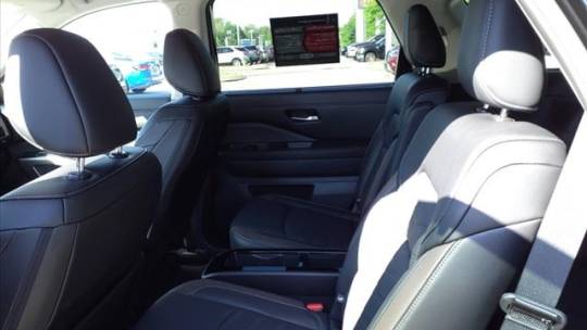 2024 nissan pathfinder platinum