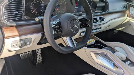 2025 Mercedes-Benz GLS