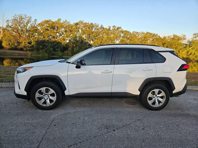 2021 toyota rav4 le