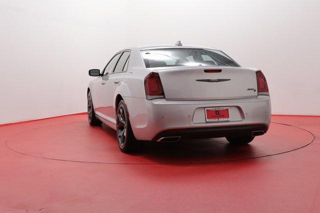 2021 chrysler 300 s
