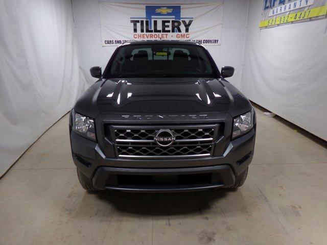 2022 nissan frontier sv