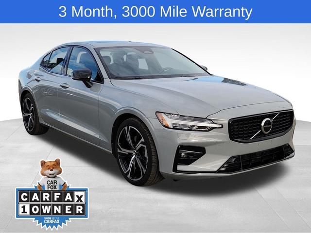 2024 volvo s60 b5 core dark theme