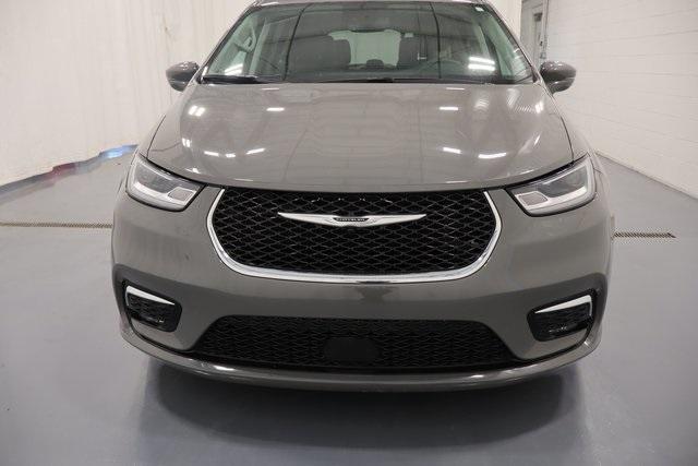 2022 chrysler pacifica touring-l
