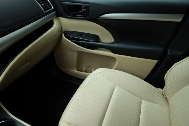 2018 toyota highlander le plus