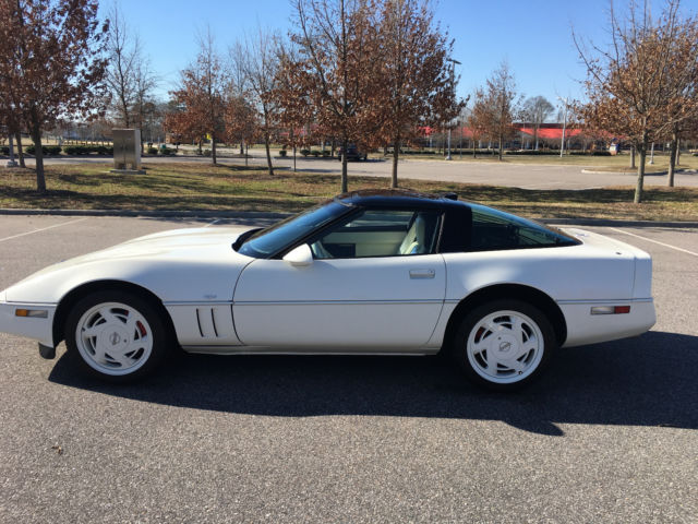 35th anniversary z01 packaged 1988 corvette w/30,983 miles