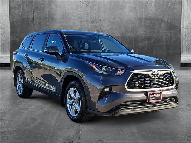 2023 toyota highlander le