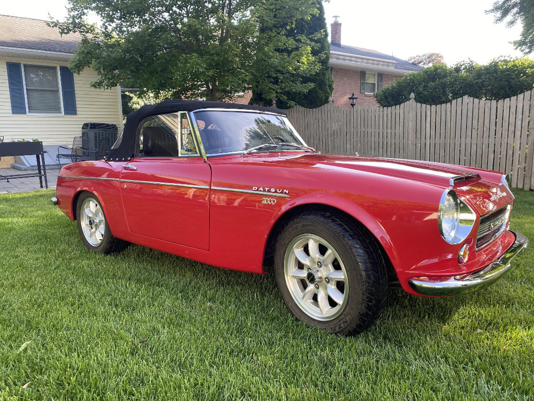 datsun 2000