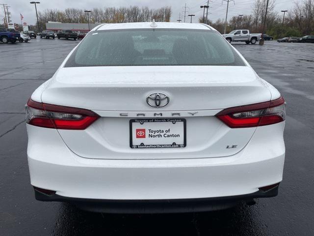 2022 toyota camry le