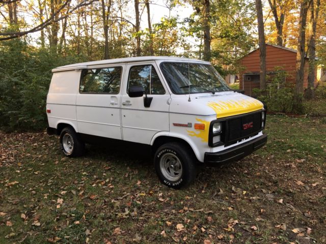 1987 chevy g10 vandura v-8 beach cruiser, summer time fun, shorty van