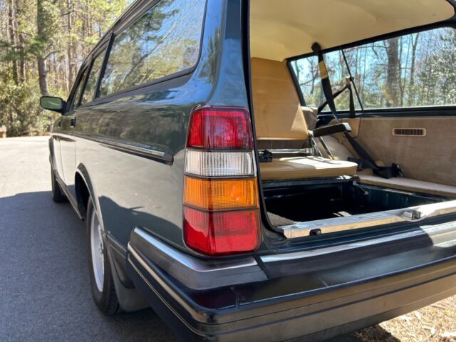 1988 volvo 240 wagon green rwd automatic gl