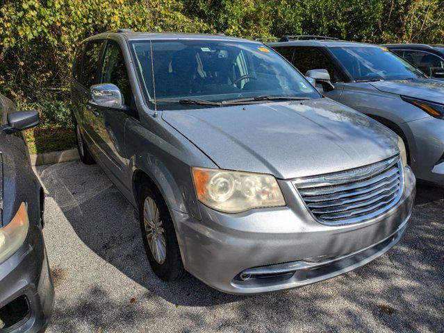 2013 chrysler town & country limited