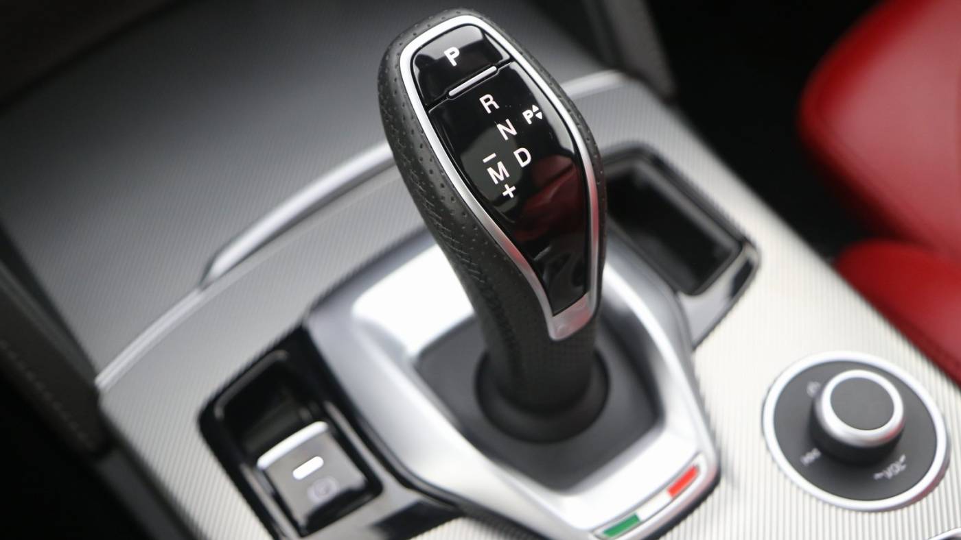 2023 alfa romeo stelvio veloce