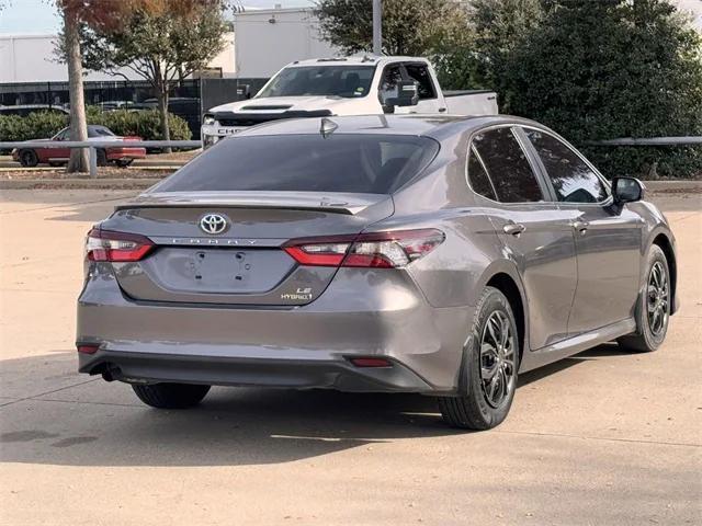2023 toyota camry le