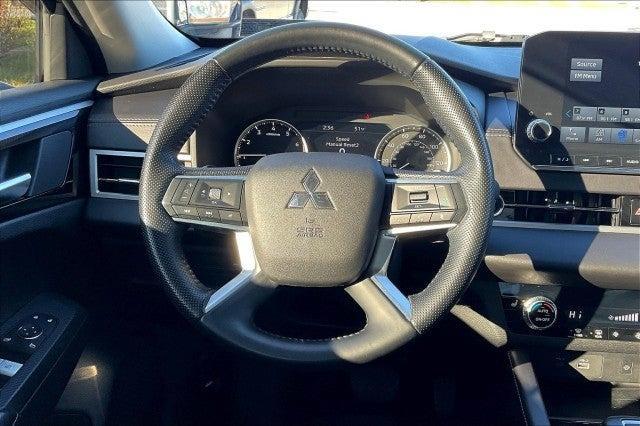 2022 mitsubishi outlander se