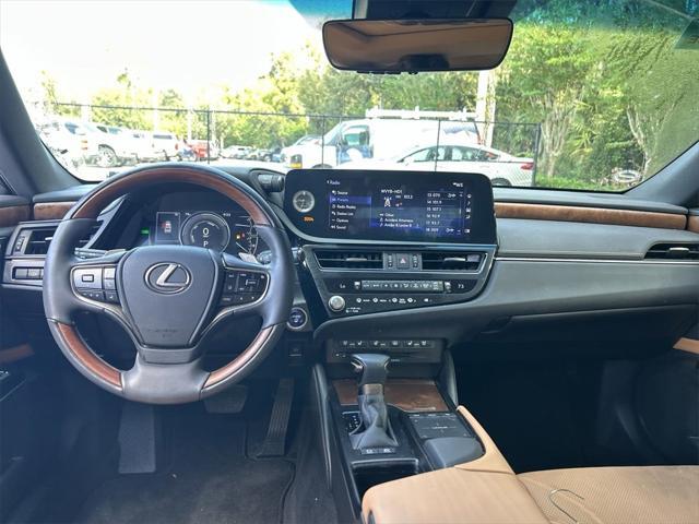 2022 lexus es 300h ultra luxury