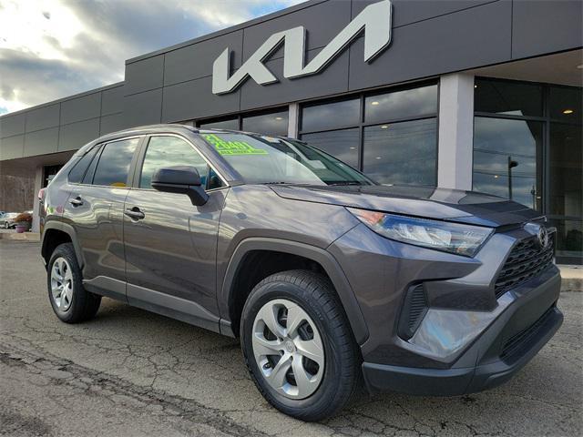 2021 toyota rav4 le