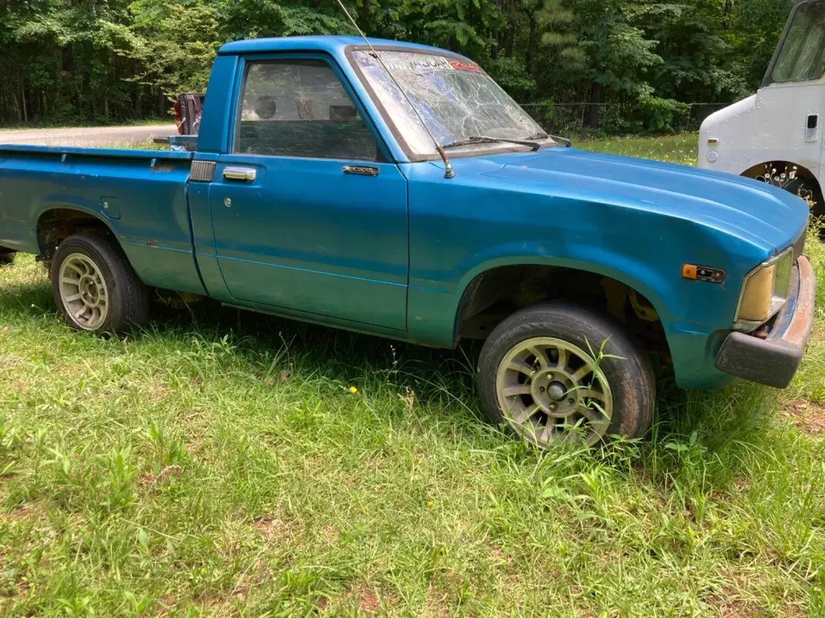 1983 toyota hilux pickup truck