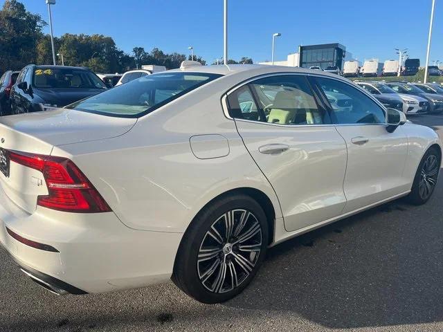 2022 volvo s60 recharge plug-in hybrid t8 inscription