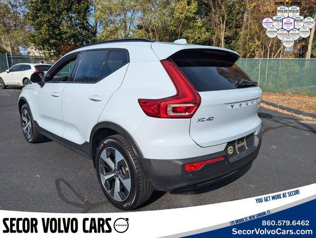 2024 volvo xc40 plus dark theme