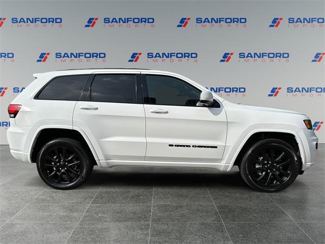2022 jeep grand cherokee laredo