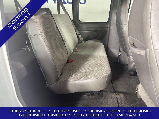 2017 chevrolet express 3500 lt