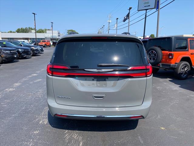 2022 chrysler pacifica touring-l