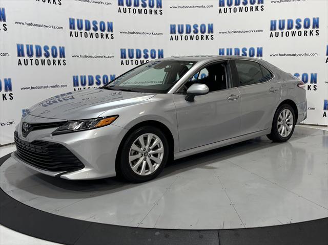 2020 toyota camry le