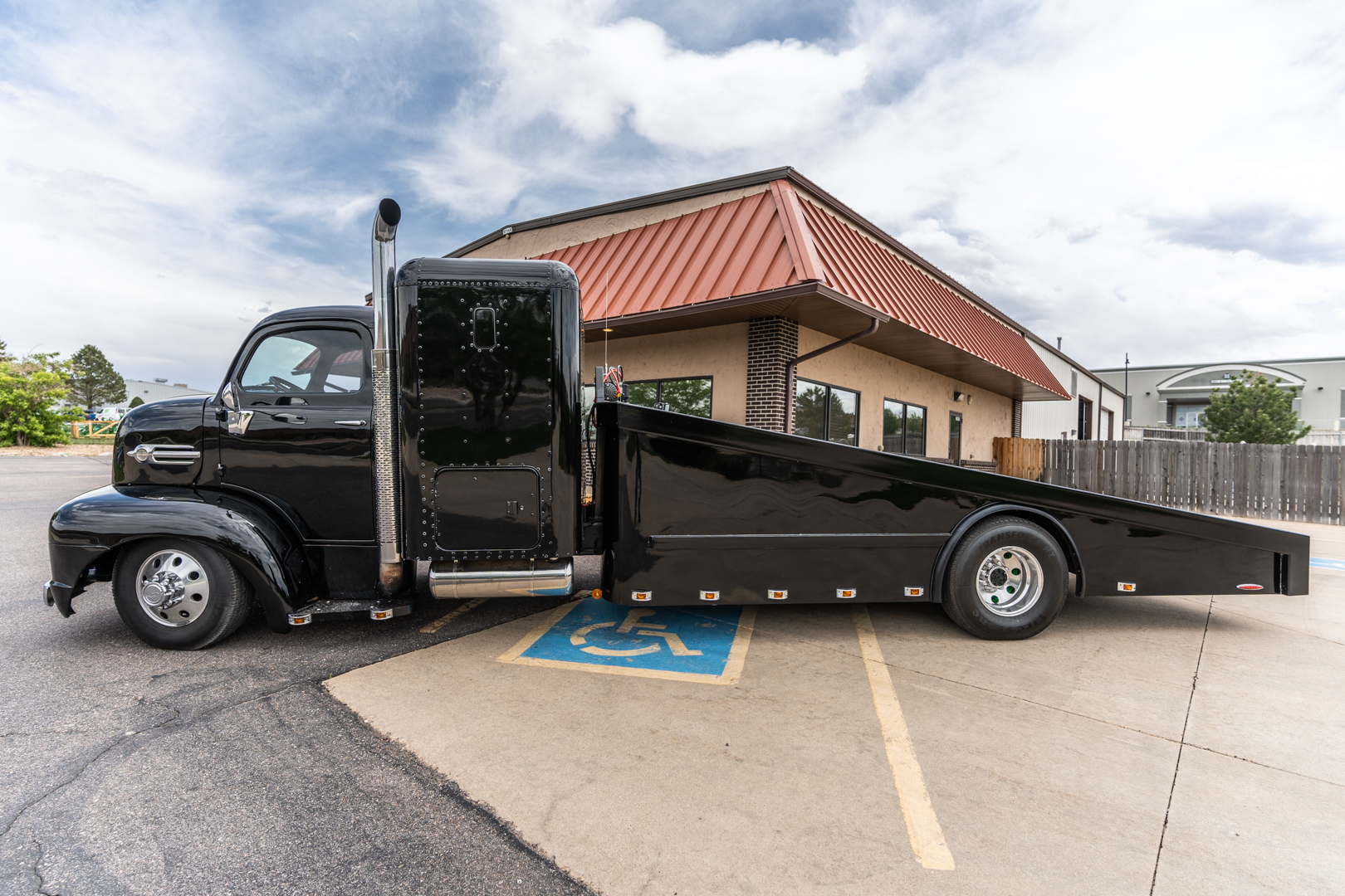 1952 ford f-6 coe ramp truck